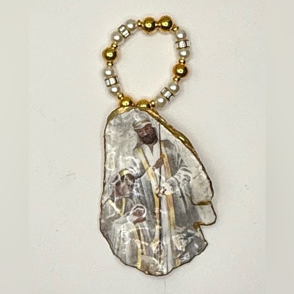 Handmade Handcrafted Oyster Shell Ornament – Holy Family Nativity Scene - Picture 6 of 8